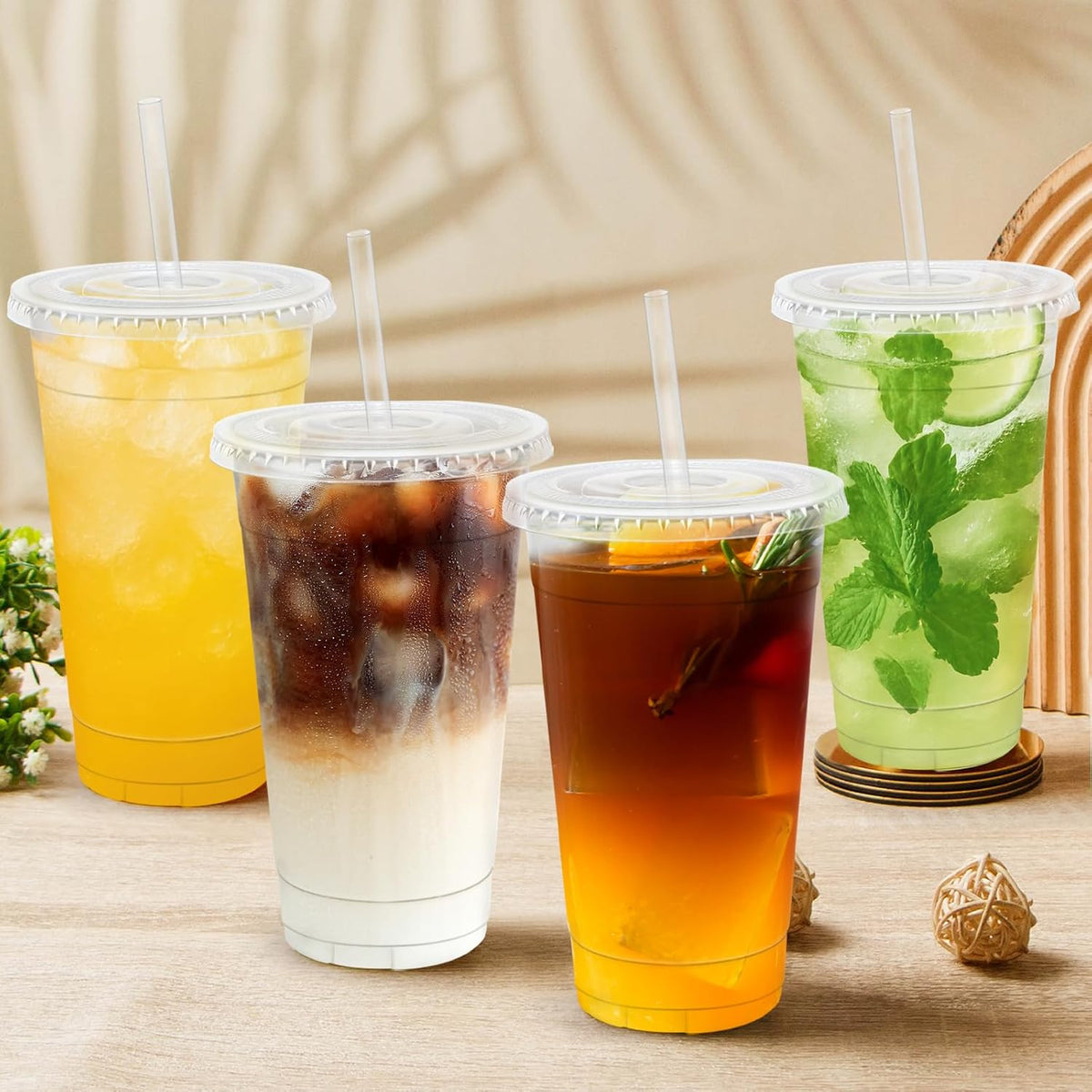 Lamosi 20 oz Plastic Coffee Cups with Lids, Disposable Clear Cups
