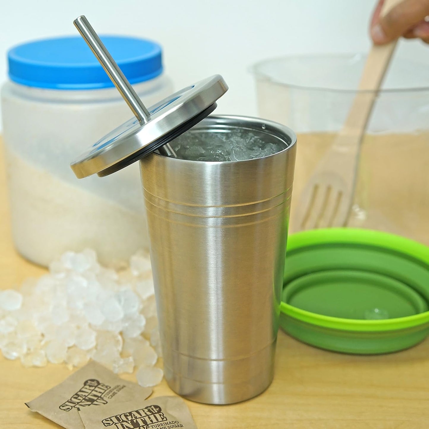 Stainless Steel Double-Walled Insulated Tumbler with Straw and Spill-Resistant Screw Top Lid, 20oz – Durable Travel Cup