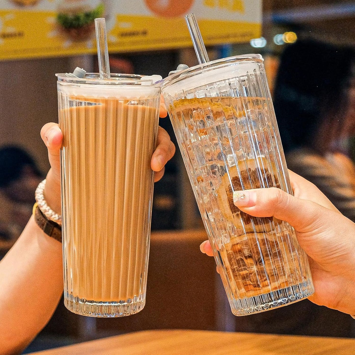 SUROQUE 20oz Ribbed Glass Tumblers with Lids & Straws, Ideal for Iced Coffee, Cocktails & More - Includes Cleaning Brush
