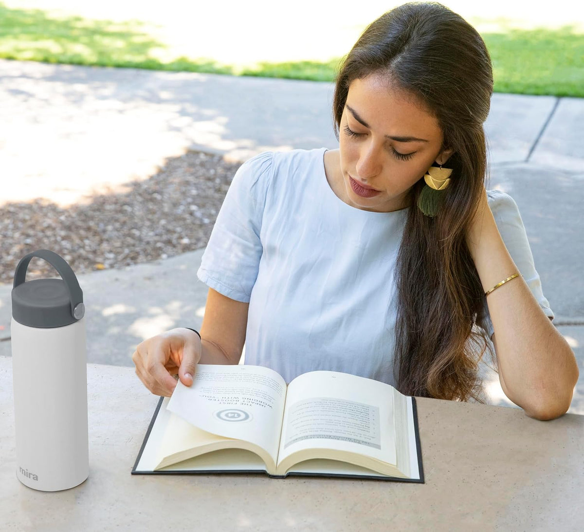 18 oz Tea Infuser Thermo - Stainless Steel Travel Bottle with Removable Strainer for Loose Leaf Tea - Insulated Hot & Cold Brew Steeper - White
