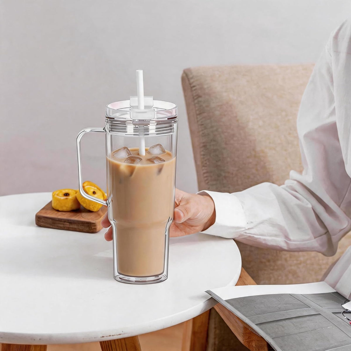 40 oz Plastic Tumblers with Handle, Screw Off Lid with Included Straw, Double Wall Leakproof Reusable Water Bottle Travel Mug Cup for Iced Coffee, Hot Cold Drink, Smoothie (2, Transparently)