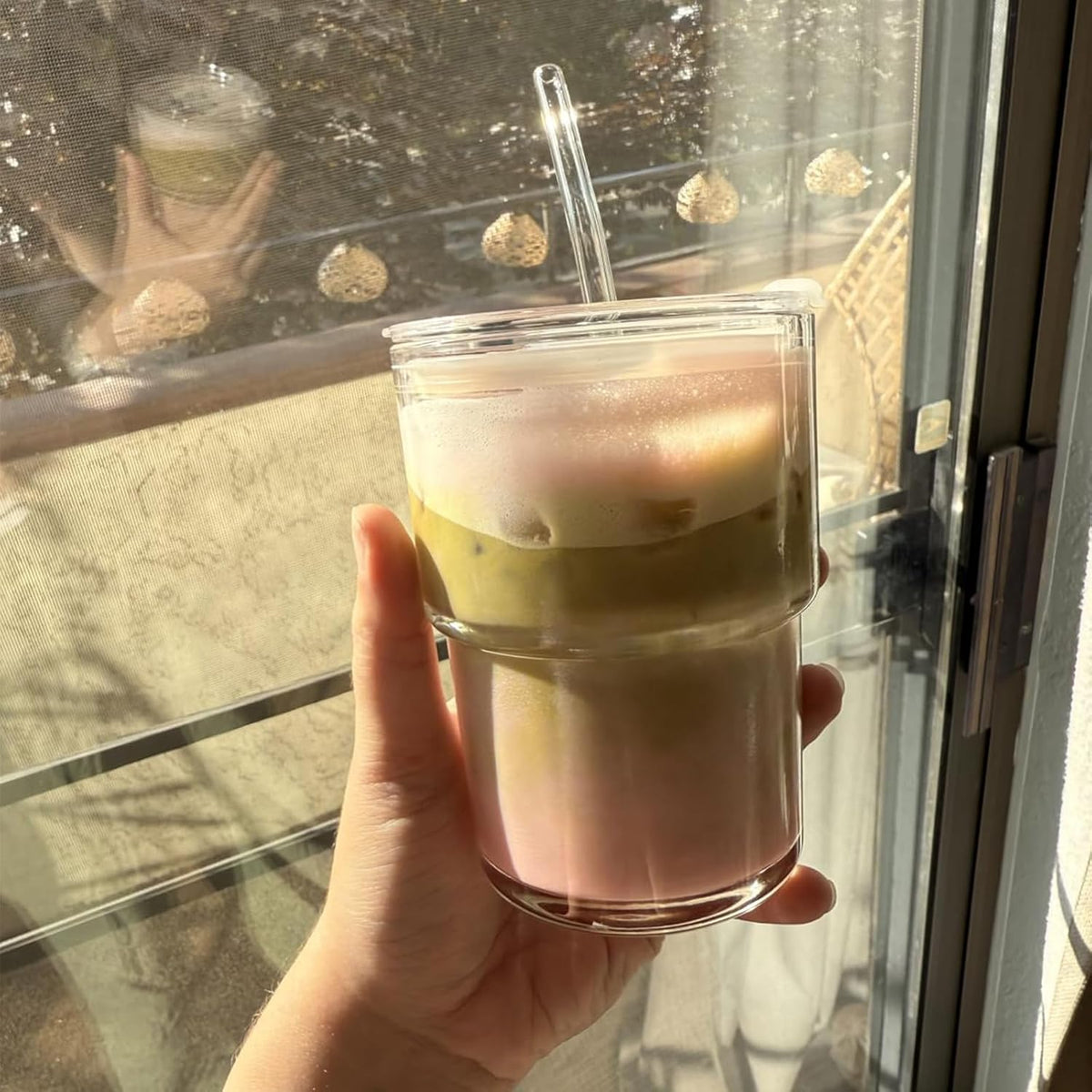 Iced Coffee Cups, 13oz Glass Tumbler with Lid and Straw, Leakproof To-Go Glass Cups Fits Car Cup Holder, Reusable Matcha Cup for Iced Coffee, Cold Brew and Tea