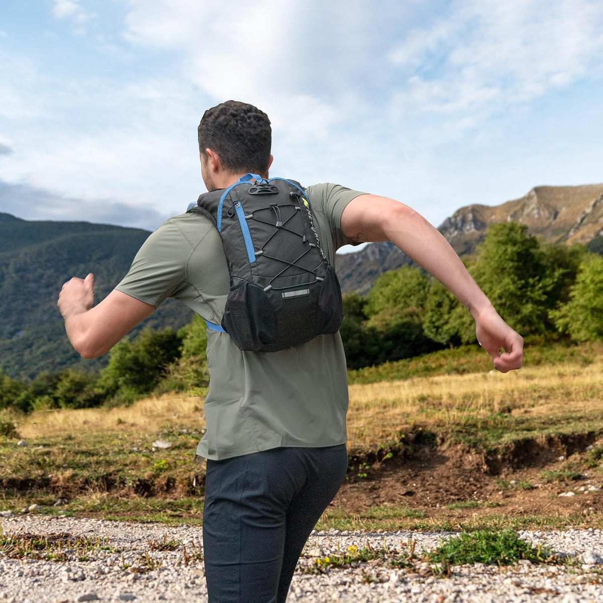 Lightweight Hydration Backpack, Running Backpack with 2L Water Bladder