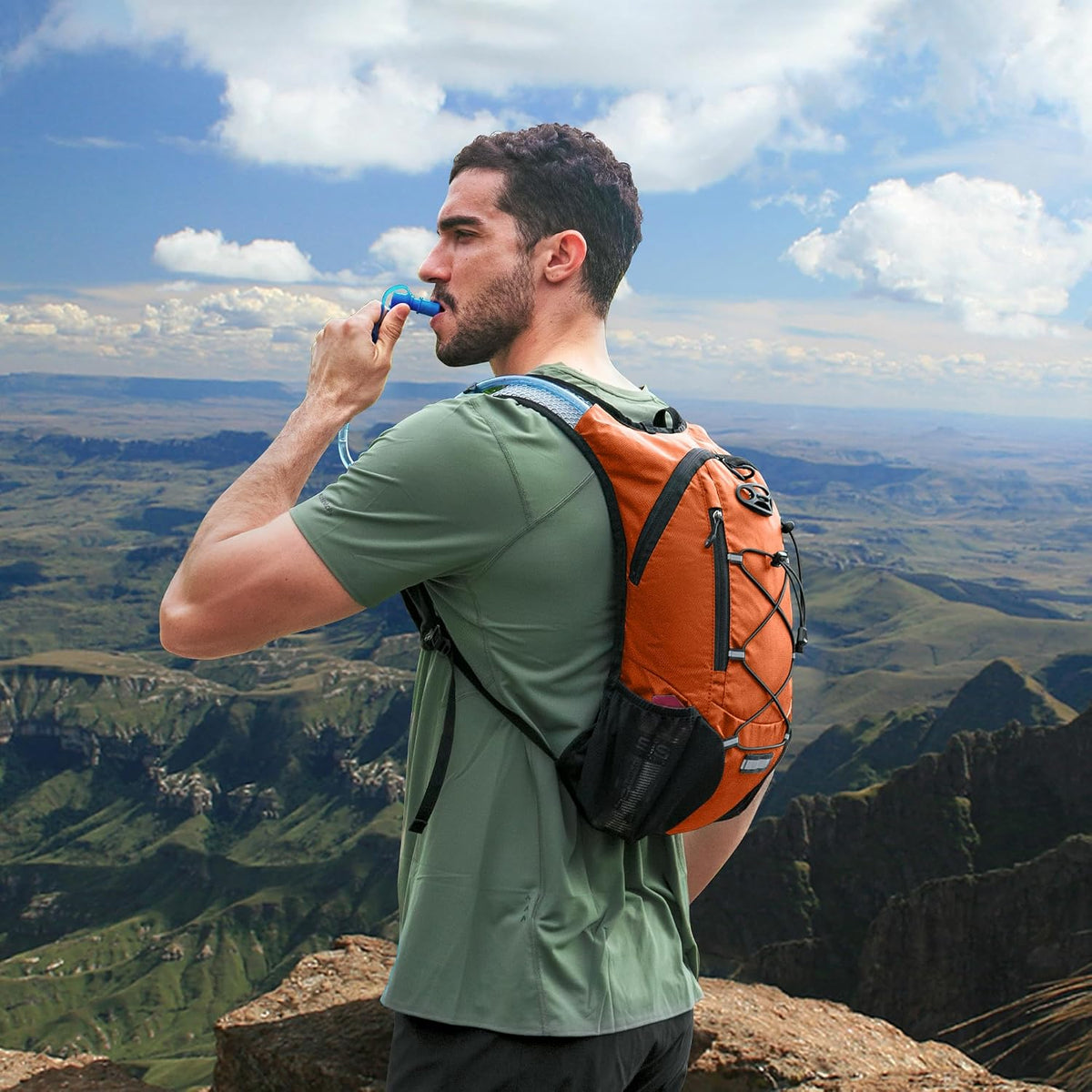 Lightweight Hydration Backpack, Running Backpack with 2L Water Bladder