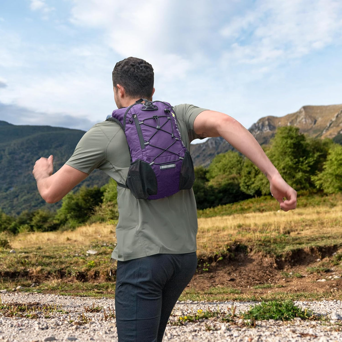 Lightweight Hydration Backpack, Running Backpack with 2L Water Bladder