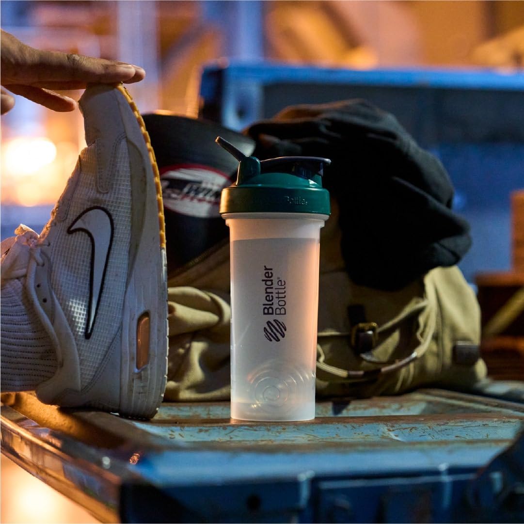 Classic V2 Plastic Shaker Bottle 20 oz Clear/Black